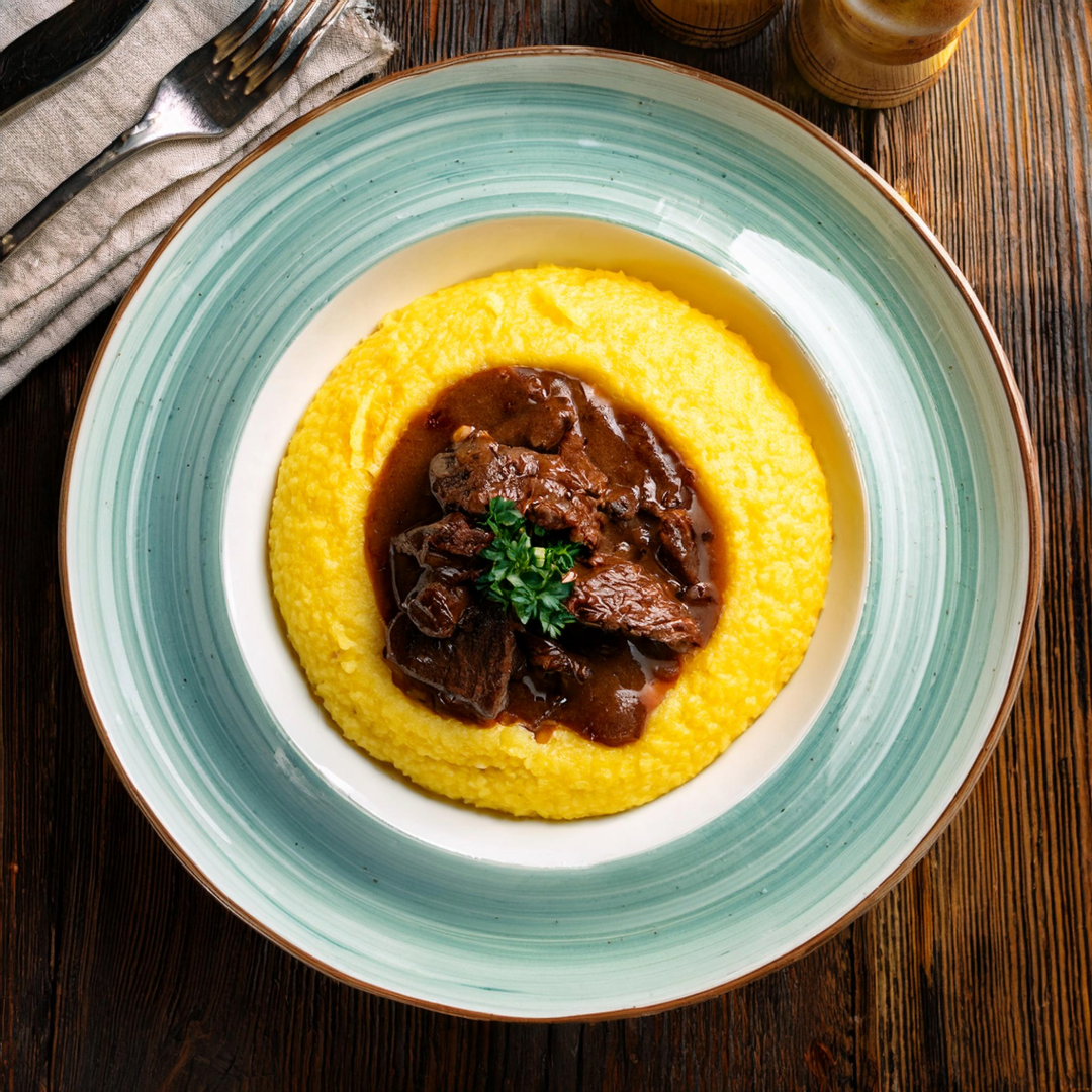 Polenta al ragù di cinghiale: un piatto autunnale da gustare