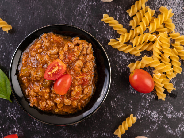 Pasta con Salsiccia Secca, Peperone Crusco e Sugo di Pomodoro