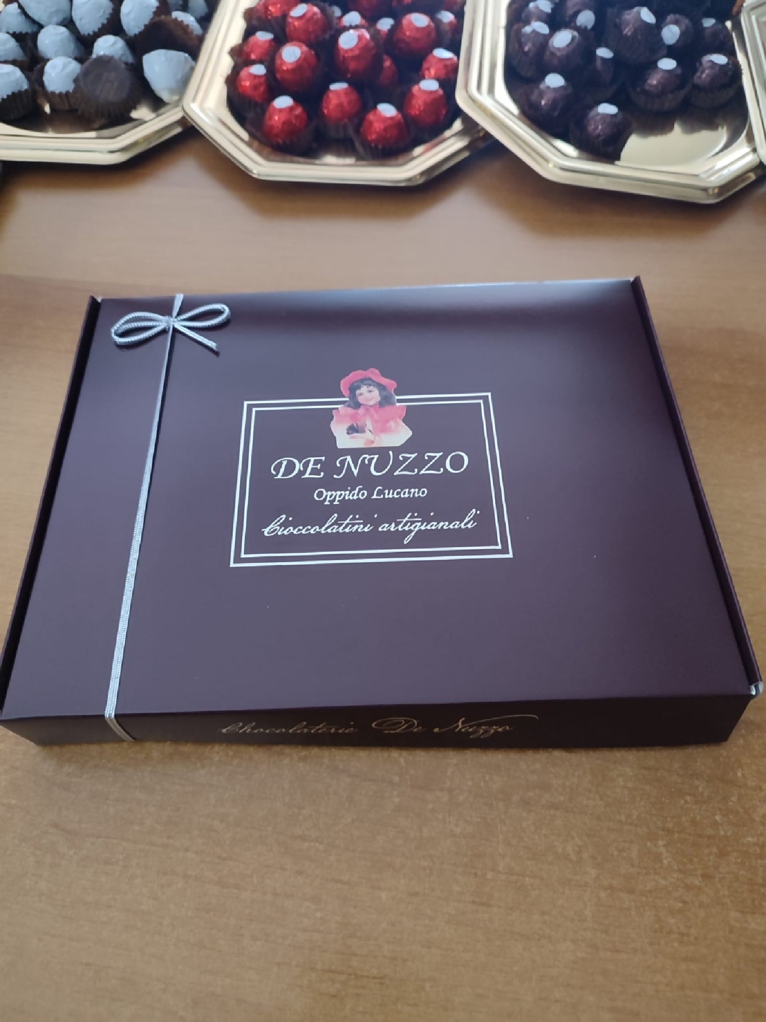 Scatola regalo cioccolatini artigianali gusti assortiti grammi 300